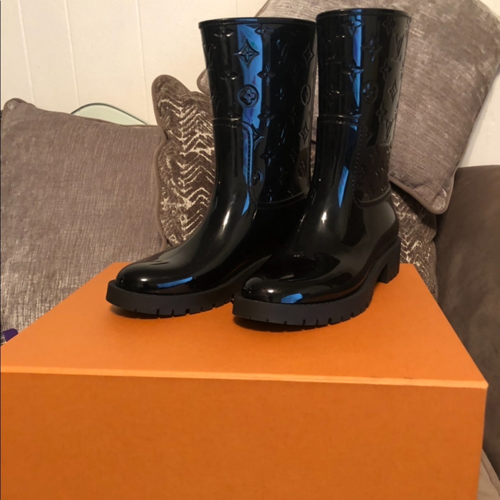 Louis Vuitton rain boots black
